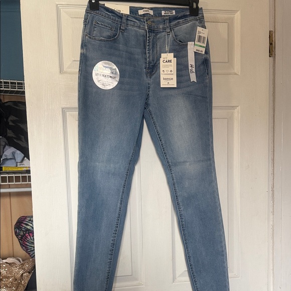 Kensie Denim - Kensie Women's Light Blue The Ultimate High rise Skinny Jean